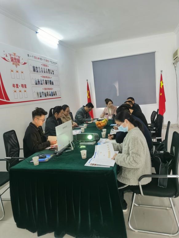 随州市农机事业发展中心主任孙友汉带领农业农村局青年干部小组莅临湖北扶星公司调研随州农机工业发展现状及高质量发展意见课题
